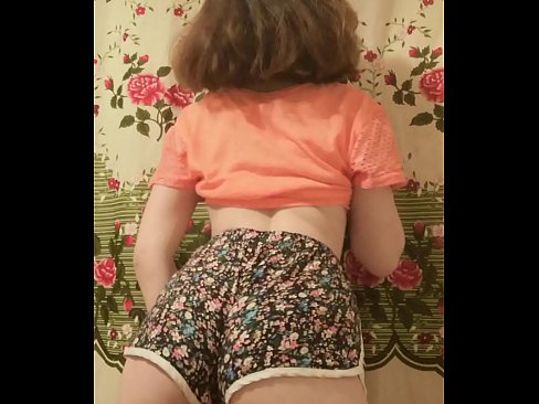 ❤️ Сексуальная юная малышка делает стриптиз снимая свои шортики на камеру ❤ Видео траха на goodseller.top